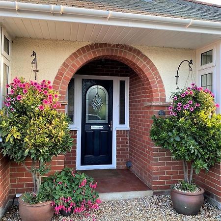 En-Suite Nook Near Forest & Sea, Super Value With Fridge, Microwave And Tv Lymington Kültér fotó
