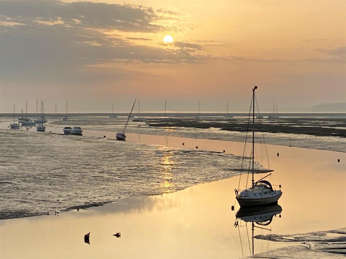 En-Suite Nook Near Forest & Sea, Great Value With Fridge, Microwave And Tv Lymington Kültér fotó