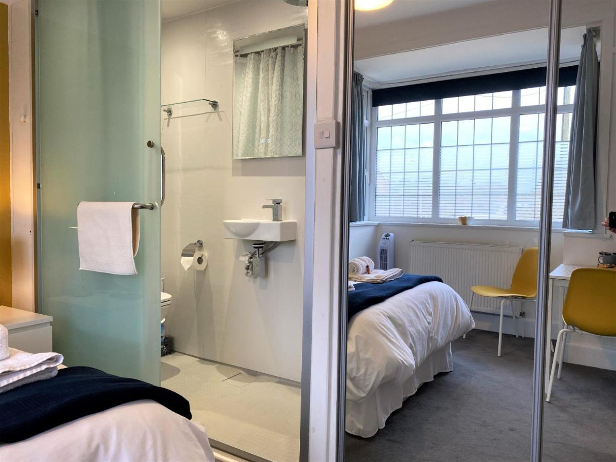 En-Suite Nook Near Forest & Sea, Super Value With Fridge, Microwave And Tv Lymington Kültér fotó
